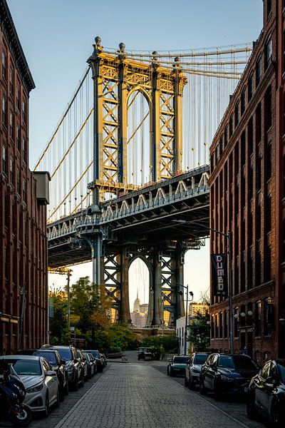 Brooklyn bridge during sunrise from Dumbo by Arjen Schippers