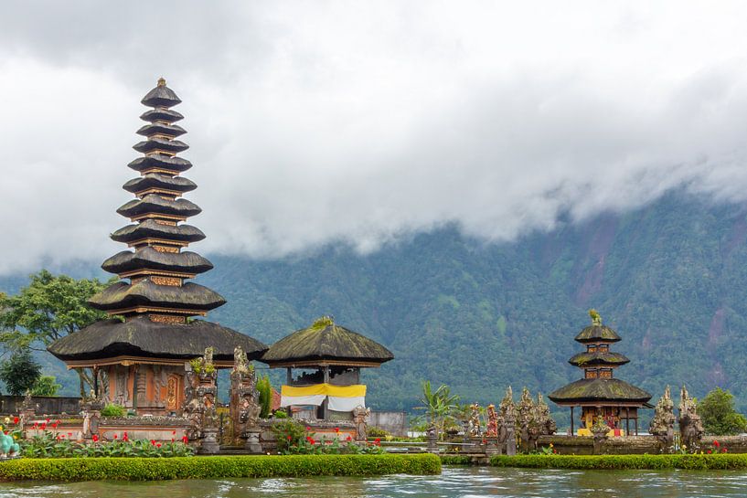 Temples in Bali by Mickéle Godderis