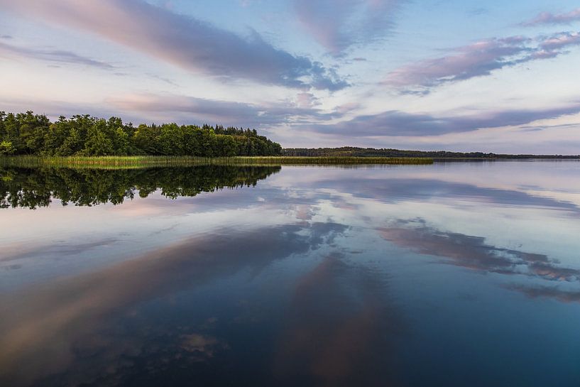 Morning at the Schaalsee in Seedorf with clouds and reflection by Rico Ködder