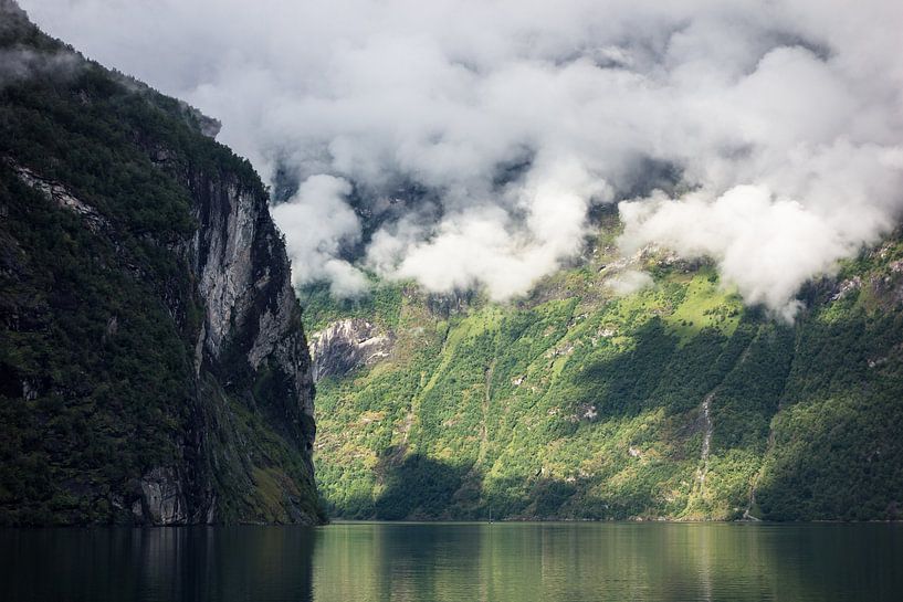 Blick auf den Geirangerfjord van Rico Ködder