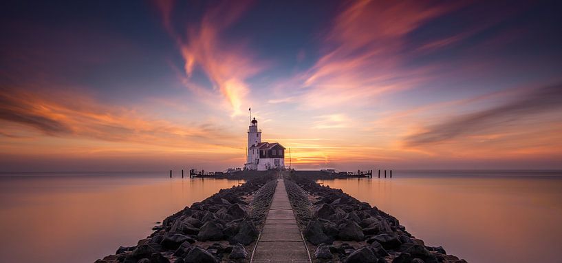 Marken lighthouse by Toon van den Einde