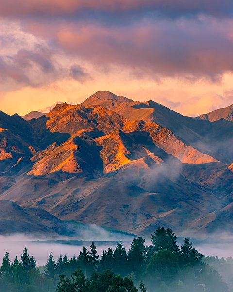 Sunrise in Hanmer Springs, New Zealand by Henk Meijer Photography
