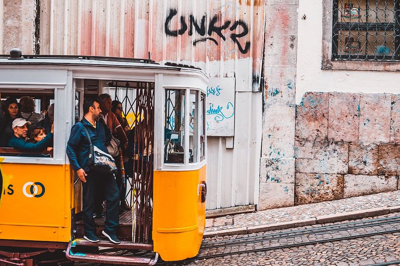 Lissabon Straßenbahn 28 von Emmory Schröder
