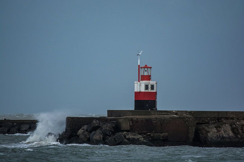Vagues se brisant sur la jetée Noord de Wijk aan Zee. par scheepskijkerhavenfotografie