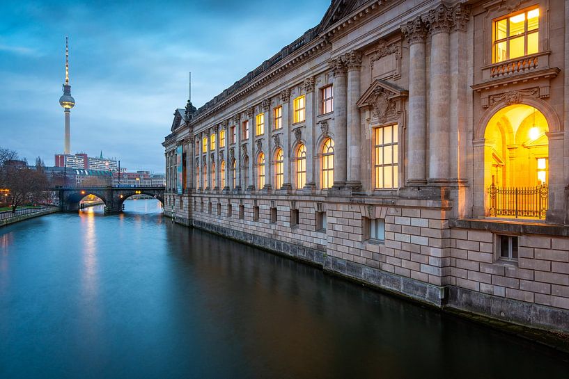 Winter evening in Berlin by Martin Wasilewski