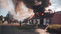 Large fire in business unit Ambachtsmark Almere Haven