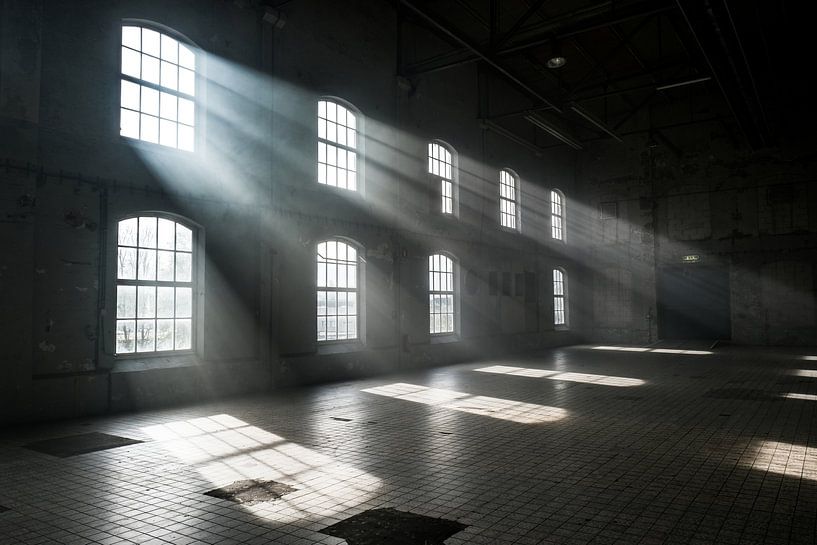 Beams of light in Abandoned Industrial Hall by Vlindertuin-Art