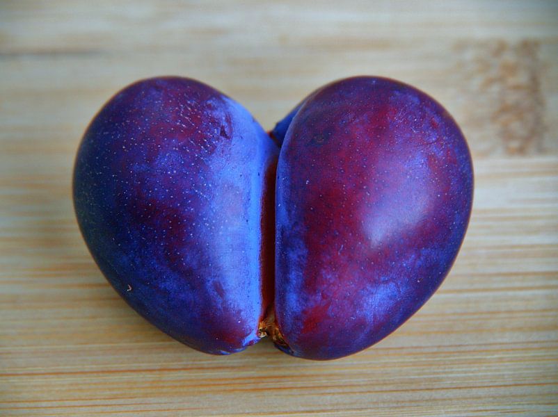 A heart for plums by Edgar Schermaul