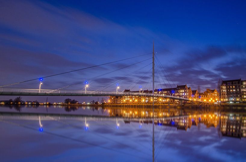 Réflexion sur le pont pour bicyclettes par Alfred Benjamins