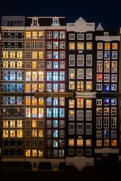 Damrak Amsterdam bei Nacht von Thea.Photo