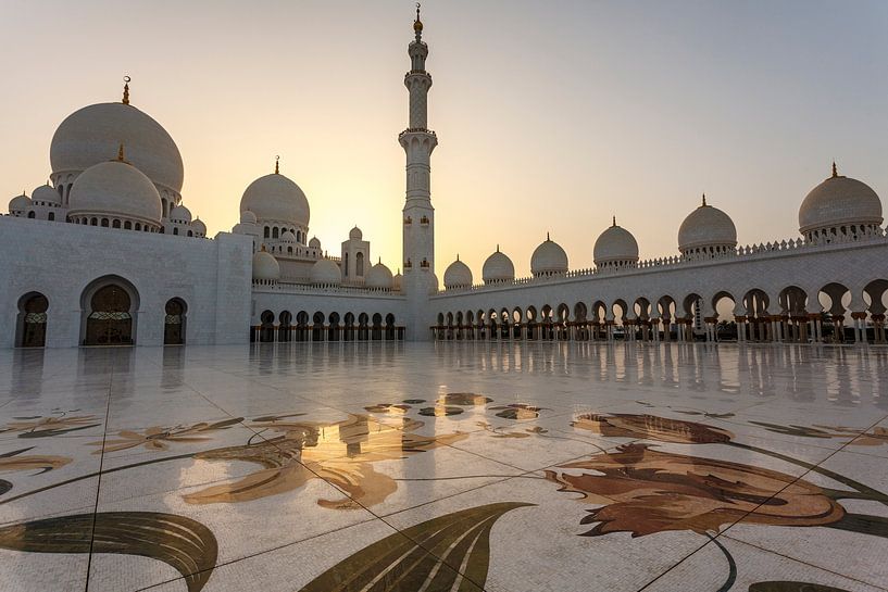 Sonnenuntergang an der Großen Moschee von Sheikh Zayed in Abu Dhabi, Vereinigte Arabische Emirate von WorldWidePhotoWeb