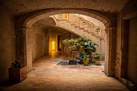 Stimmungsvoller spanischer Innenhof in Girona