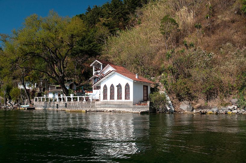 Guatemala: Santa Cruz La Laguna by Maarten Verhees