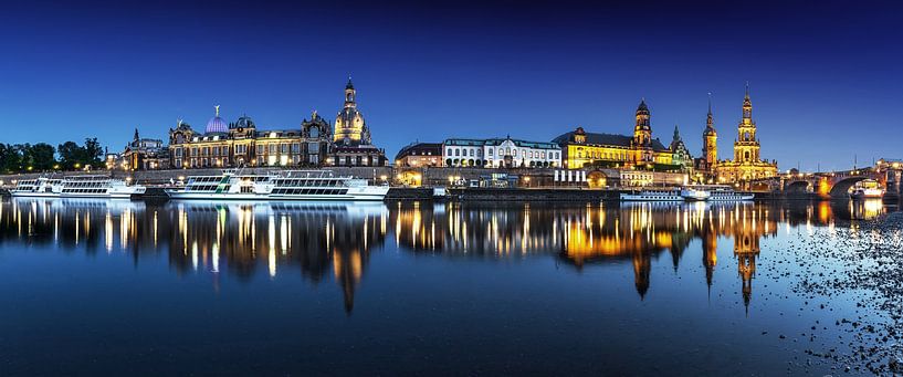 Dresde - Panorama sur l'Elbe à l'heure bleue par Frank Herrmann