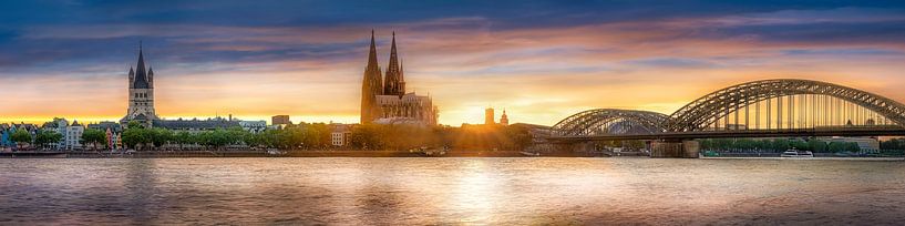 Skyline der Stadt Köln zum Sonnenuntergang. von Voss Fine Art Fotografie