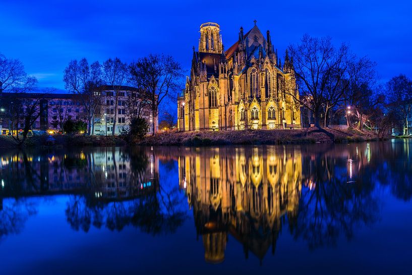 Germany, Cathedral downtown stuttgart feuersee reflected in water by adventure-photos