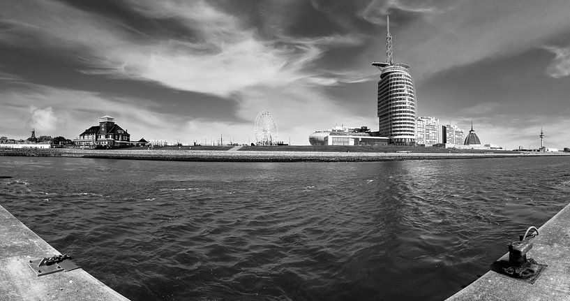 Bremerhaven Havenwelten Skyline Panorama (Black &amp; White) by Frank Herrmann