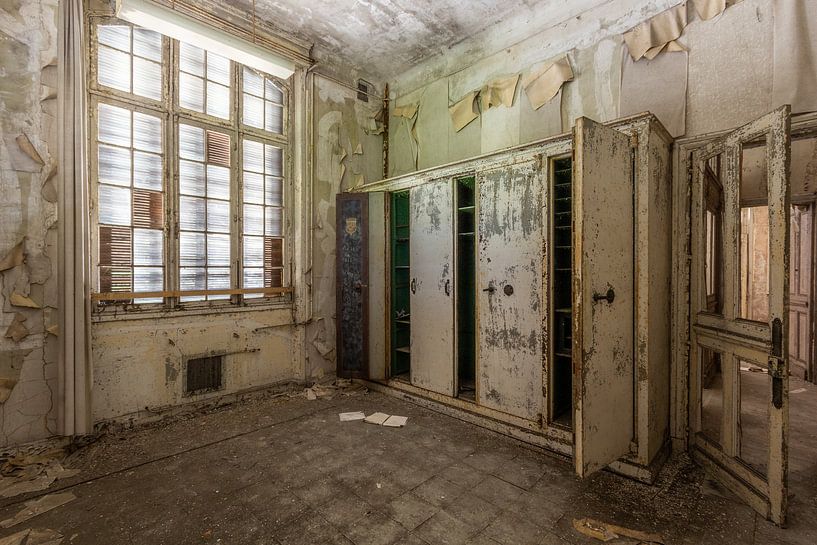 Le vieux mur du cabinet par William Linders