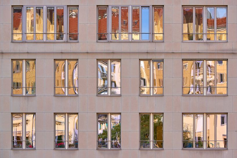 Spiegelung Nikolaiviertel in Berlin von Jenco van Zalk