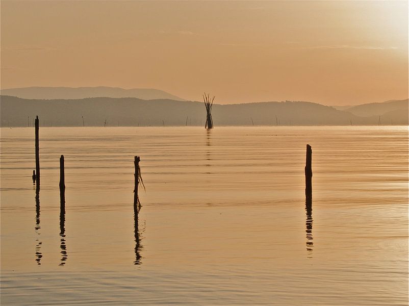 Dolce Vita series: Trasimeno Sunrise by Juvani Photo