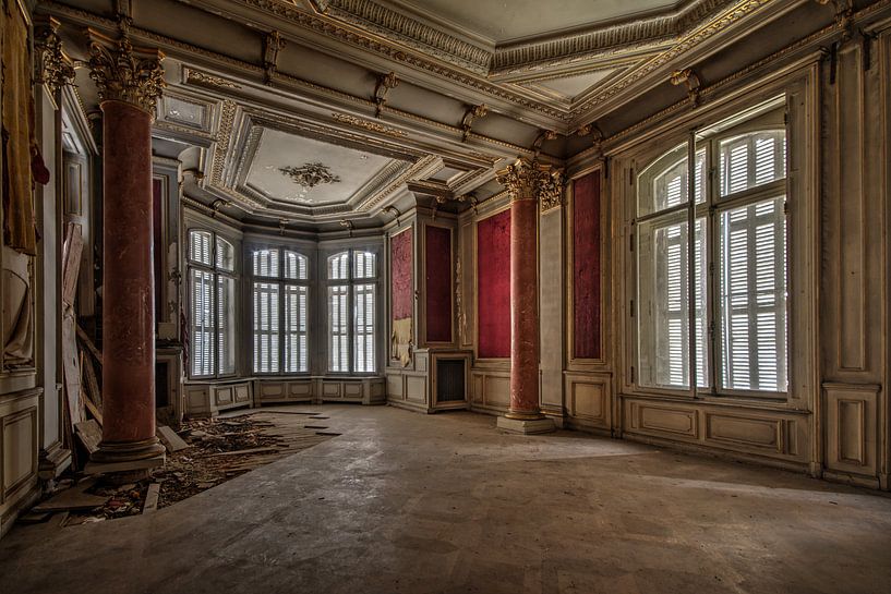 Former elegance by Chantal Nederstigt