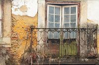 Façades anciennes et gloire passée.