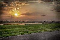 Avondzon boven de Nederrijn