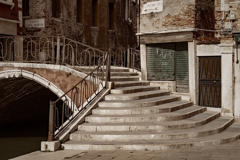 Calle dei Morti by Andreas Müller