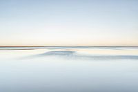 Oorverdovende stille zonsondergang aan zee