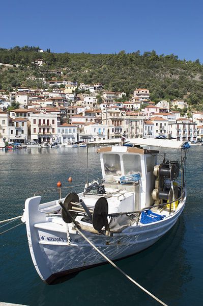 Bateau de pêche à Gytheio Mani Grèce par haroulita