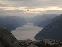 Lysefjord vanaf de Preikestolen