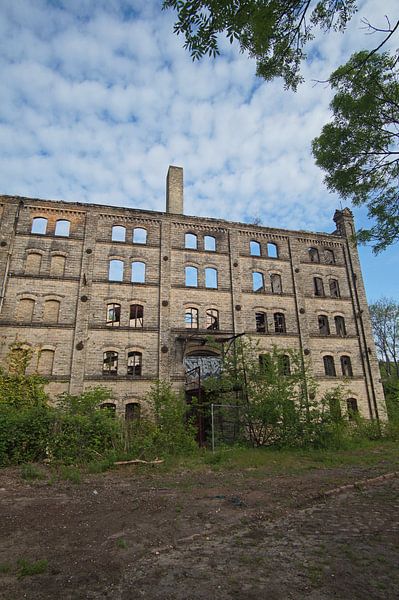Ruine de l'entrepôt du complexe de moulins Böllberg à Halle en Allemagne par Babetts Bildergalerie