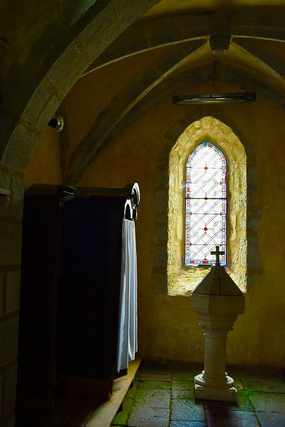Confessional in French church by Jan Radstake