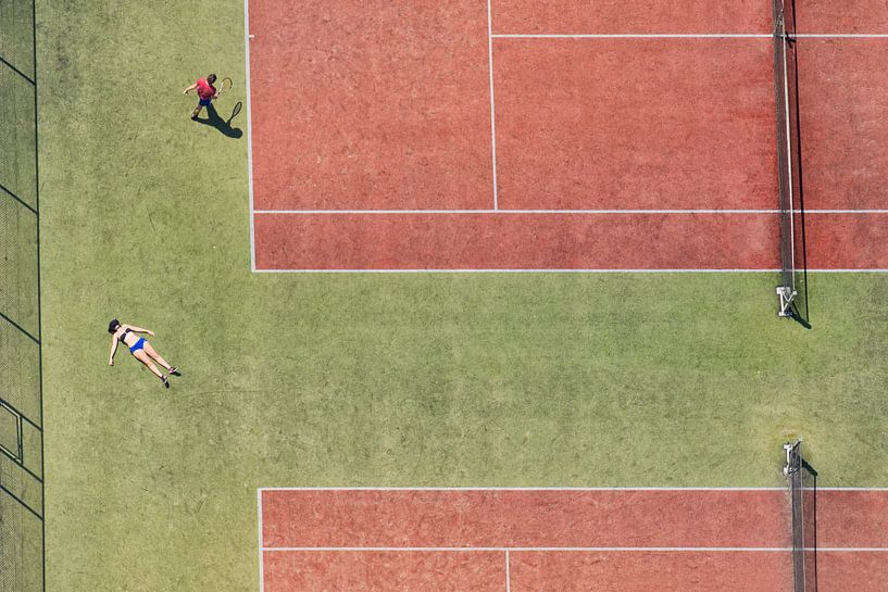 Tennis court in bird's eye view with a sunbathing girl and a tennis player by Marco van Middelkoop