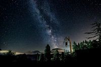 Voie lactée au-dessus de l'église San Gian