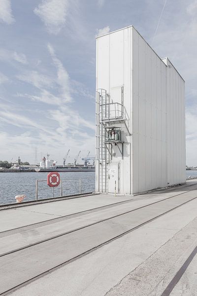 Identity-less harbour #7 by Maarten De Wispelaere