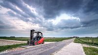Chariot élévateur à fourche dans la région rurale de Groningue