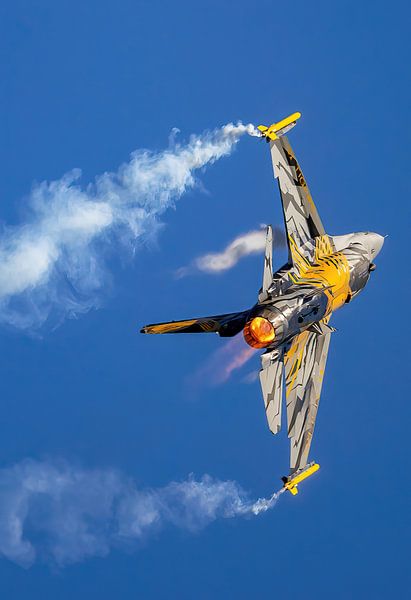F-16 X-Tiger Solo Display by Guy Croisiaux