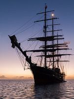 Die Stadt Amsterdam vor Anker