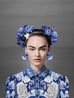Frida in Delft blue style on gray background, modern dutch variation of iconic portrait