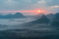Frühmorgendlicher Zauber über der Sächsischen Schweiz