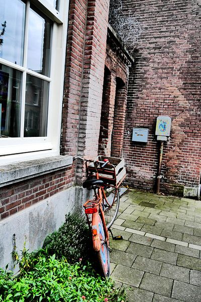 Utrecht - Fahrrad auf dem Bürgersteig von Wout van den Berg