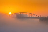 Sonnenaufgang über der John-Frost-Brücke Arnheim