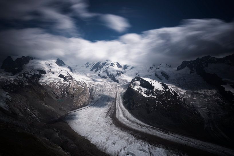 Wolves in the Mountain van Cho Tang
