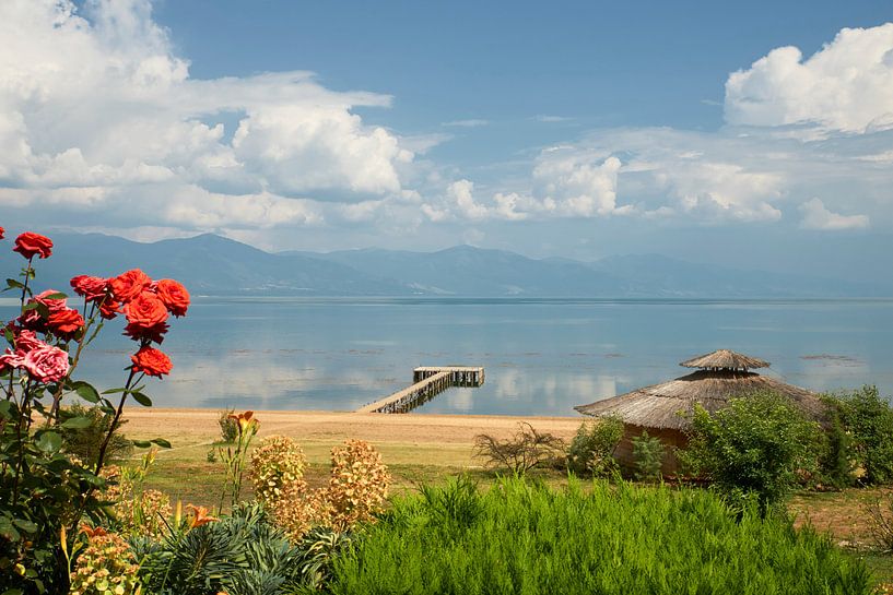 Blick auf den Prespa-See in Mazedonien von Cor de Hamer