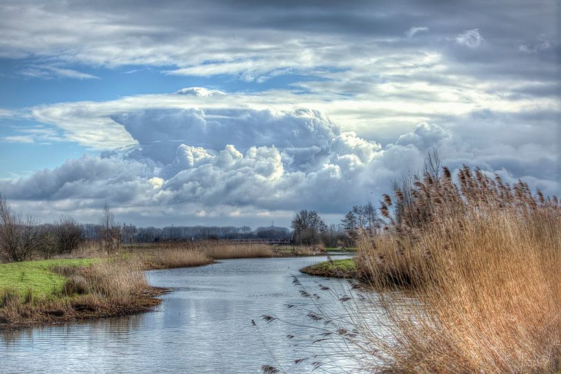 Un beau ciel nuageux au-dessus du Valleikanaal en février par Eric Wander