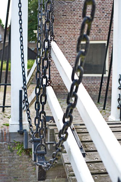Deel van een oude brug. von Wim Aalbers