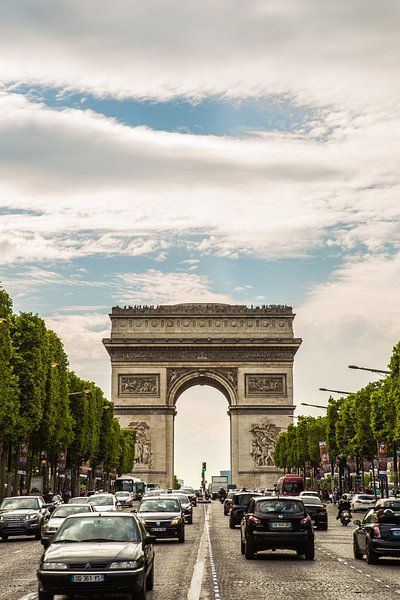 Arc de Triomphe, Paris by Melvin Erné