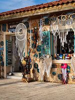 Souvenirladen in der Nachmittagssonne