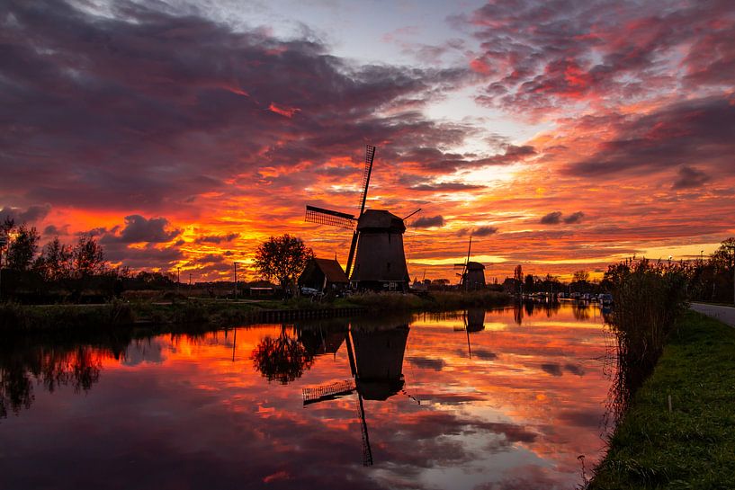 Moulin à Alkmaar après le coucher du soleil par Dennis Dieleman